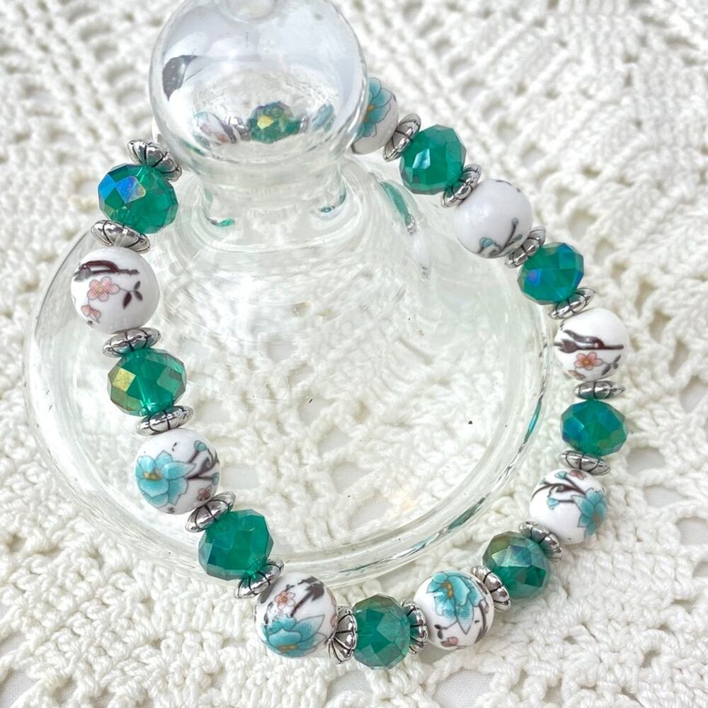 Floral Beaded Green Silver Accent Stretch Bracelet